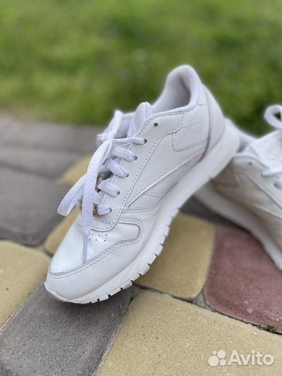 Кроссовки для девочки 36