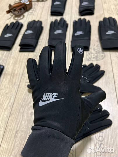 Перчатки Nike