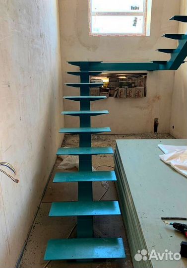 Лестничные перила кованные с монтажем