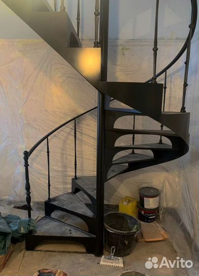 Лестница прямая на металлокаркасе