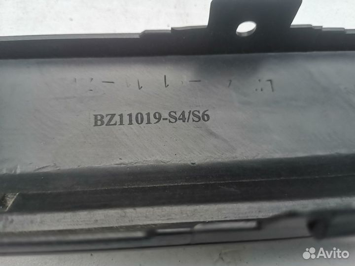 Накладка бампера Mercedes W203 2000-2004 левая