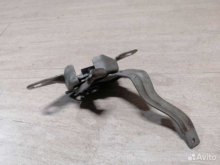 Замок капота Renault Kaptur Рено Каптюр