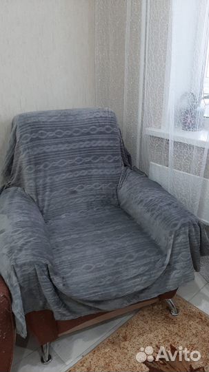 Диван с креслом бу