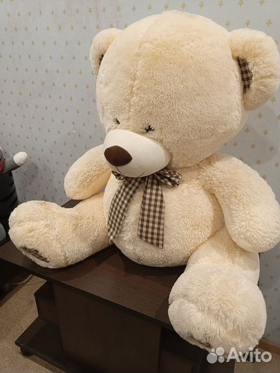 Плюшевый медведь и другие игрушки