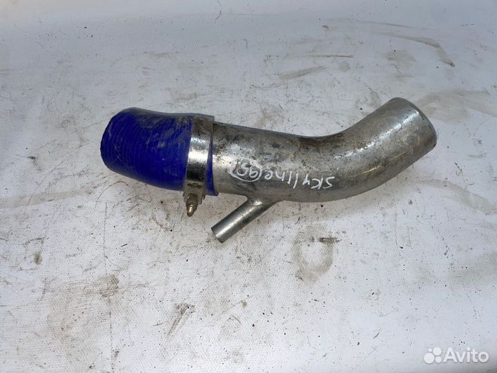 Патрубок воздушного фильтра Nissan Skyline R34