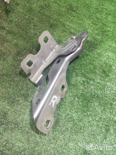 Петля капота правая Renault Symbol 2 K4JA712 2009