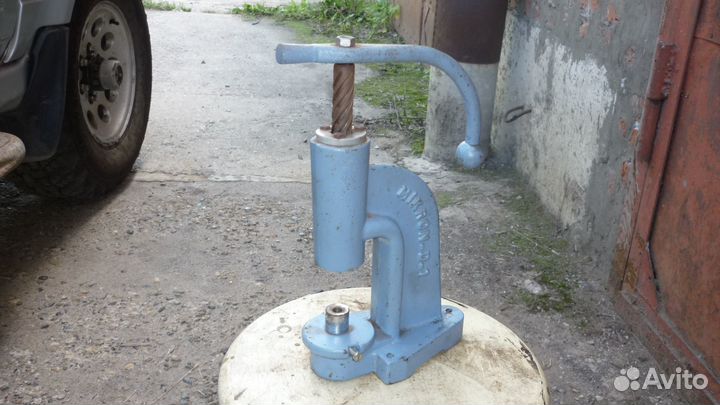 Пресс для кнопок и люверсов