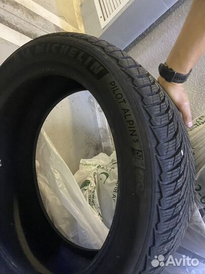 Michelin Alpin 5 245/45 R19