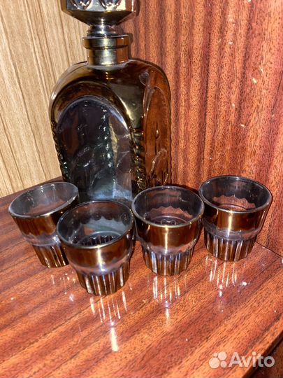 Штоф и 4 рюмки