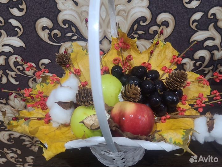 Корзинка подарочная, поделка