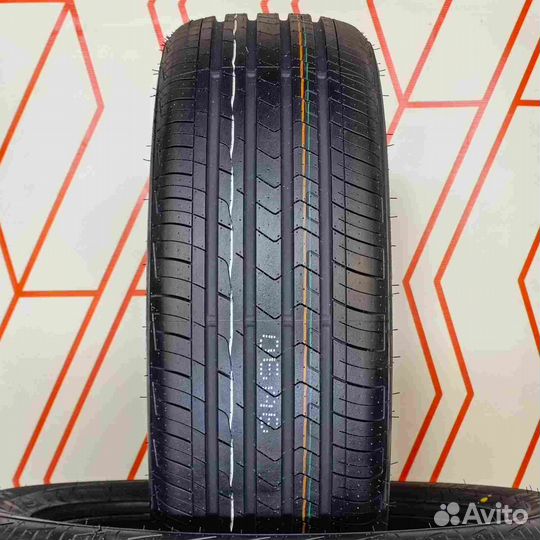 Zmax Zealion 215/45 R18 93W