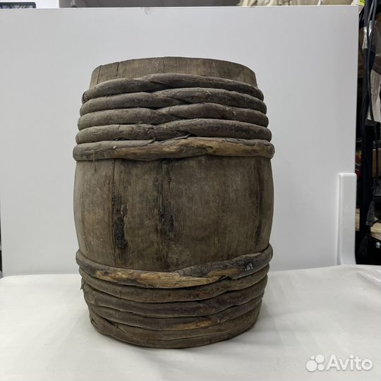 Бочка бочонок дубовый деревянный деревенский быт