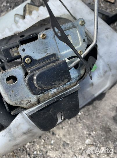 Тойота кроун замок крышки багажника