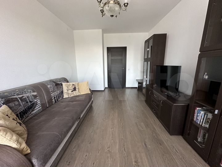 2-к. квартира, 55 м², 8/20 эт.