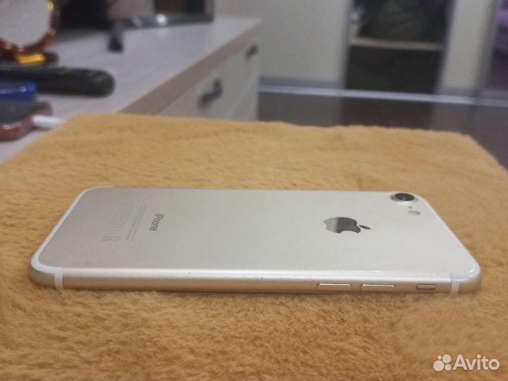 iPhone 7, 128 ГБ