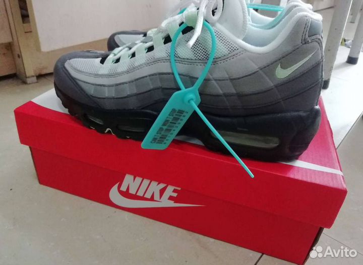 Nike air max 95 (ориг,на руках)