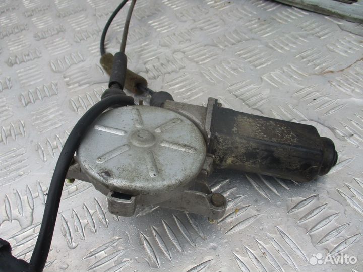 Стеклоподъёмник передний правый Hyundai Sonata 3