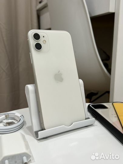 iPhone 11, 64 ГБ