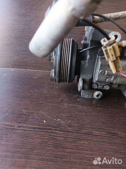 Компрессор кондиционера Mazda 2.0 LF