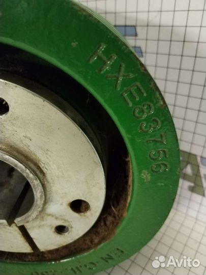 HXE83760