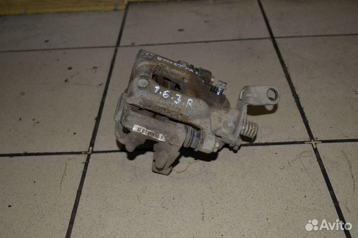 Тормозной суппорт задний правый Volkswagen Jetta 5