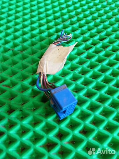 Разъём блока предохранителей Toyota Camry SV30