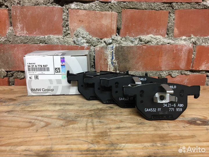 Колодки тормозные задние новые оригинал BMW X5 X6