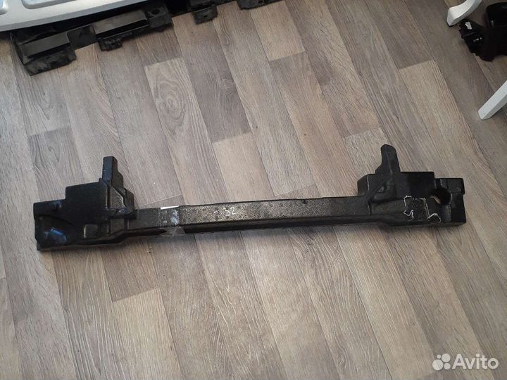 Абсорбер перед бампера Nissan X-Trail T32