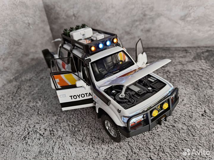 Машинка Металлическая Toyota Land Cruiser 80