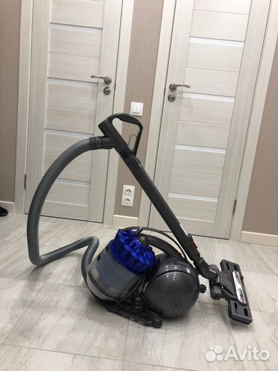 Пылесос Dyson boll DC37