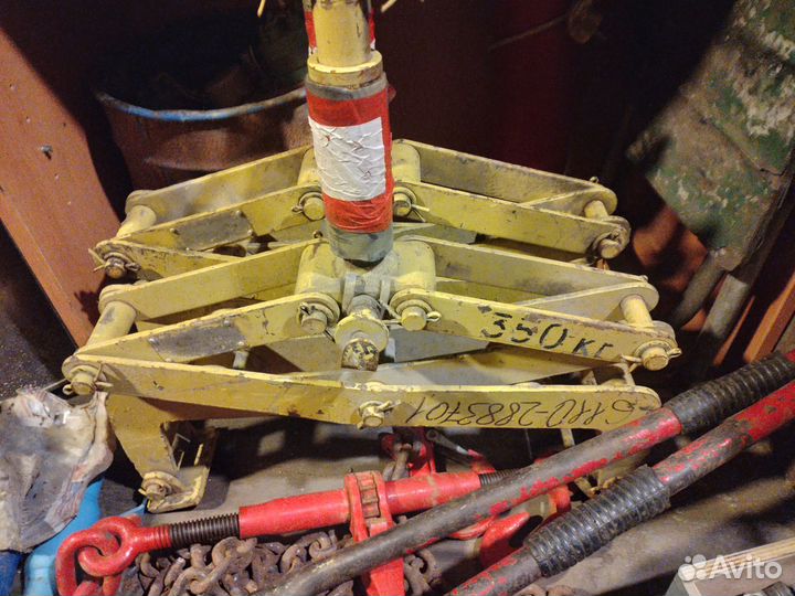 Захват для бордюров