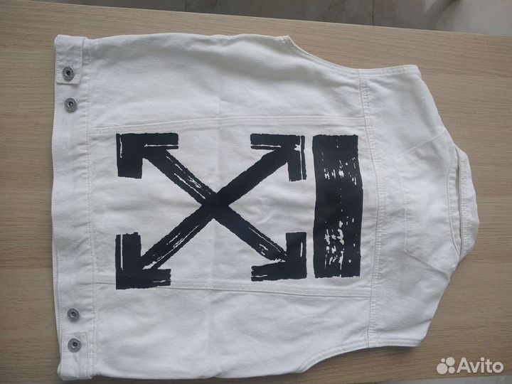 Джинсовый жилет