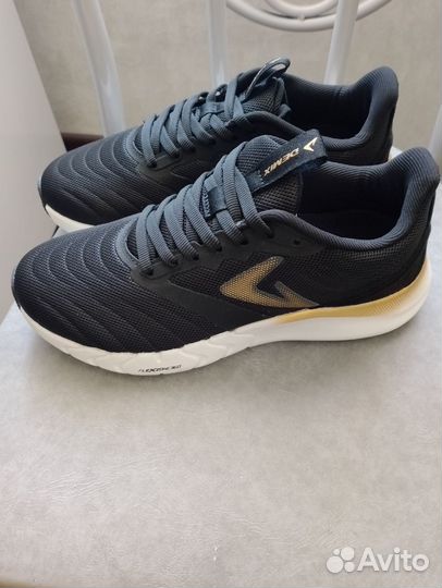 Кроссовки 35-36