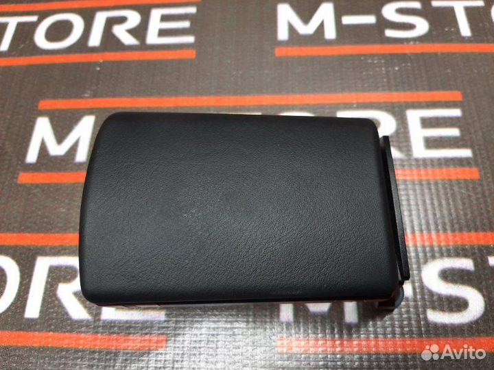 Пепельница задняя правая Mercedes-Benz S-Class
