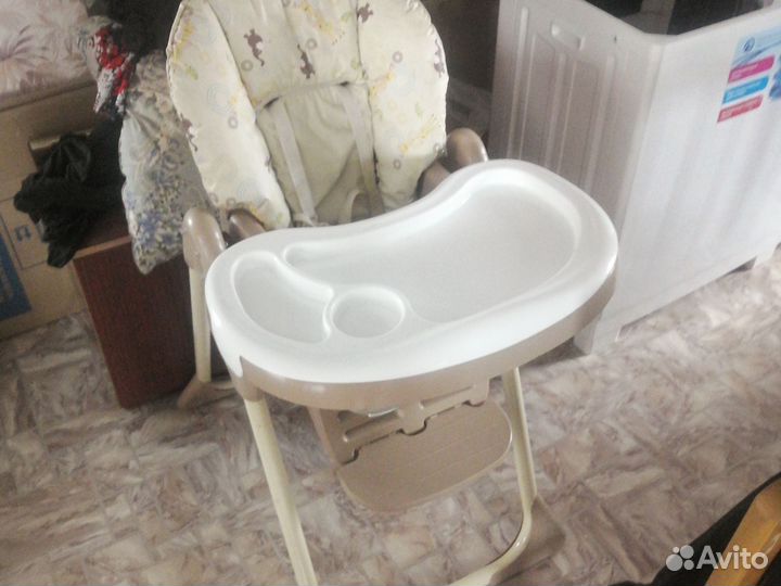 Детская кроватка с маятником