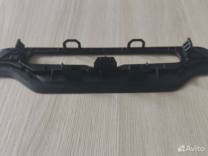 Накладка парящей панели Volvo