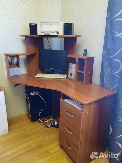 Компьютерный стол