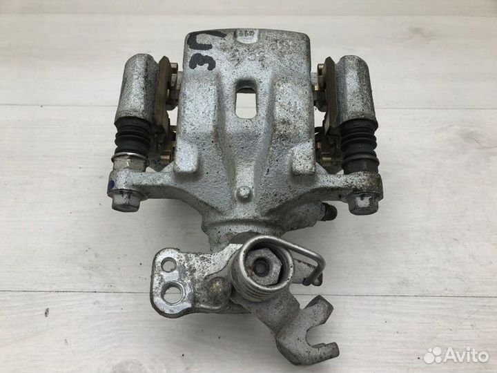 Суппорт задний правый Faw Besturn X80 1 2017