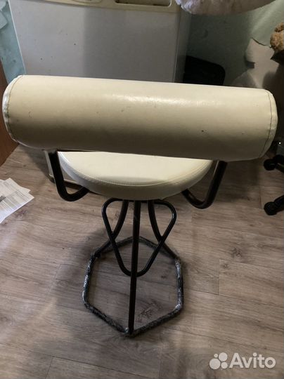 Барные стулья, экокожа, белые, дефекты