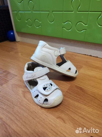 Обувь на девочку 24размер