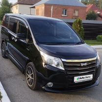 Toyota Noah 1.8 CVT, 2017, 135 000 км, с пробегом, цена 1 900 000 руб.