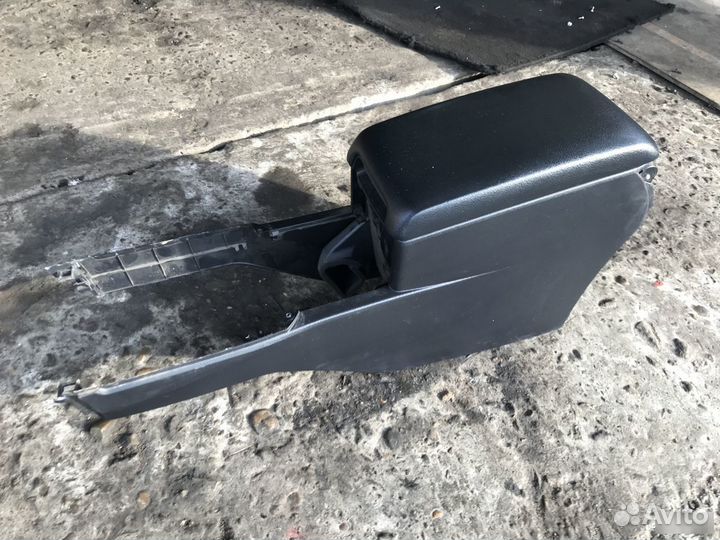 Подлокотник Toyota Camry V50