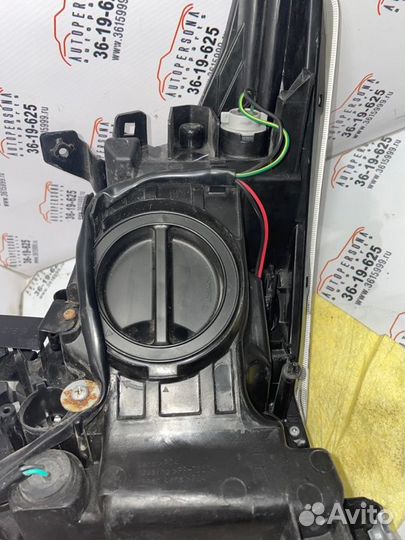 Фара ксеноновая передняя правая Infiniti G37 G37