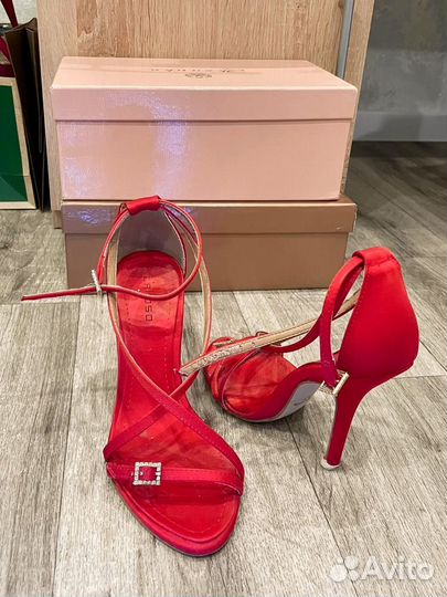 Продам босоножки