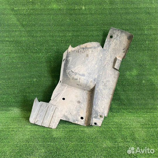 Подкрылок передний левый Renault Trafic 2.5 2005