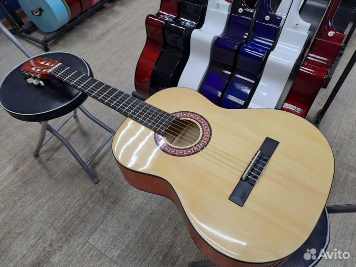 Гитара классическая с нейлоновыми струнами