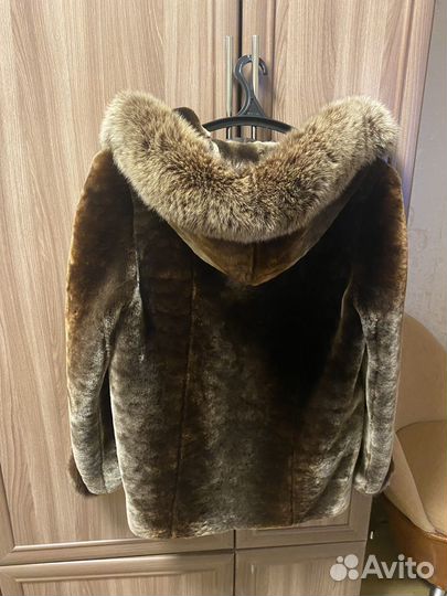 Шуба мутоновая с капюшоном