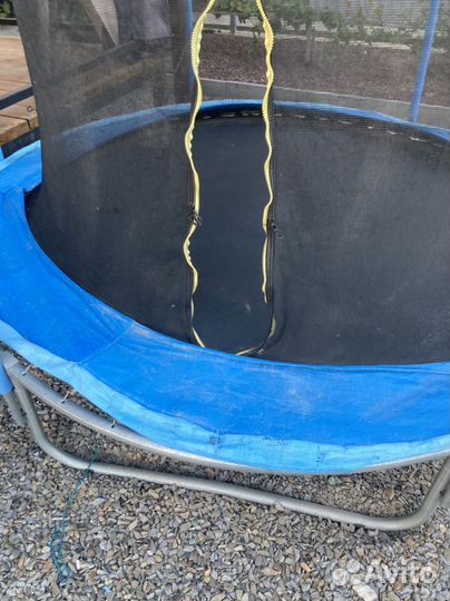 Батут с защитной сеткой