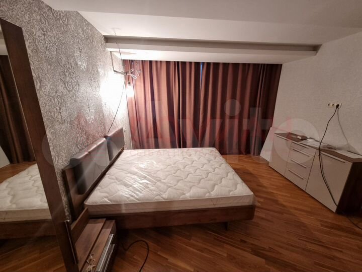 3-к. квартира, 95 м², 1/7 эт.