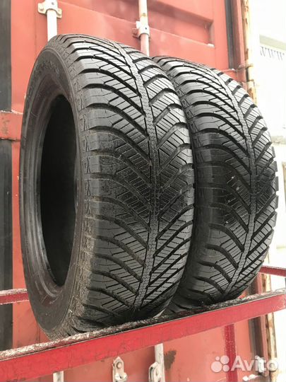 Goodyear Vector 4Seasons 215/60 R17 96V